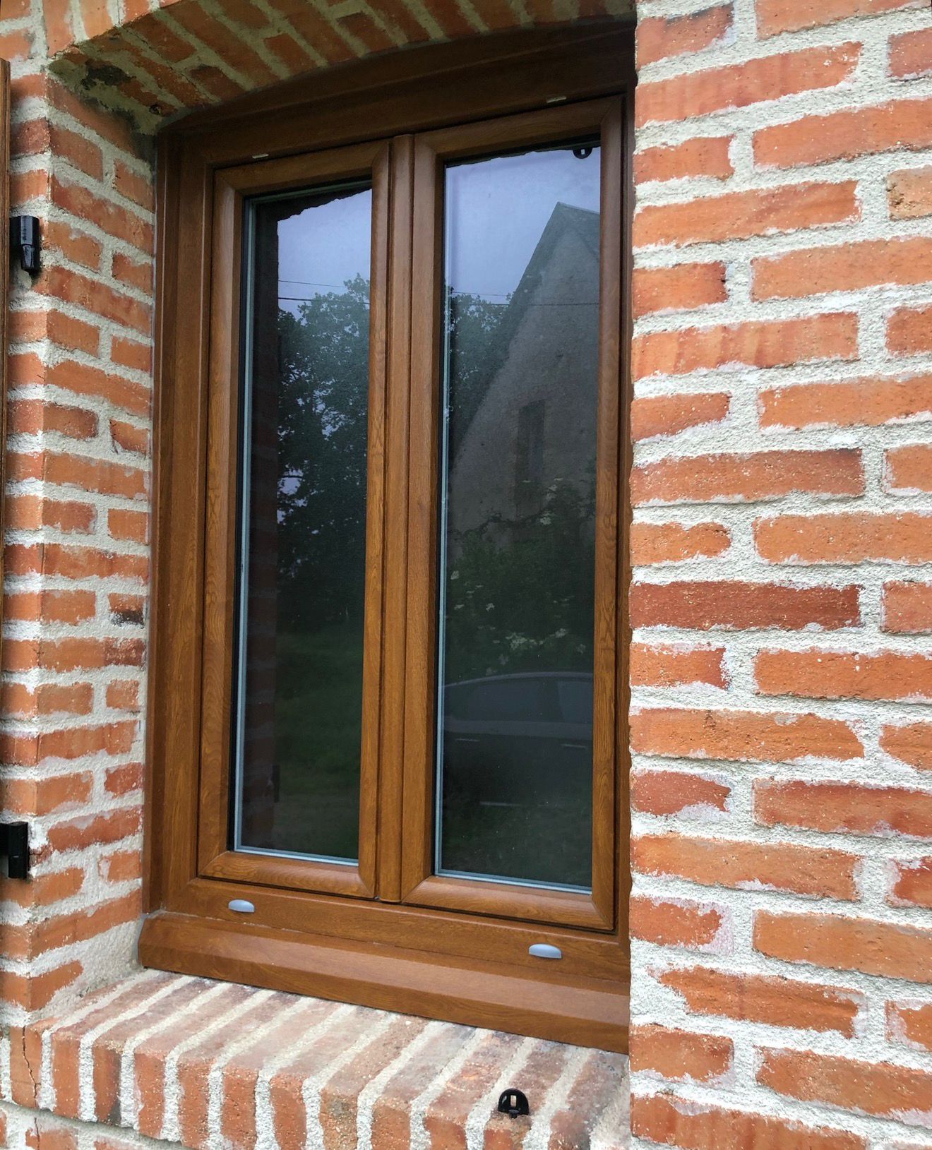 Rénovation de fenêtres en PVC couleur chêne doré à Saint-Loup (23)